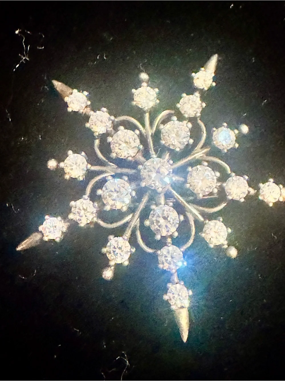 Vintage 925 Silver Snowflake brooch with CZ Clear Crystal accents - Picture 5 of 10